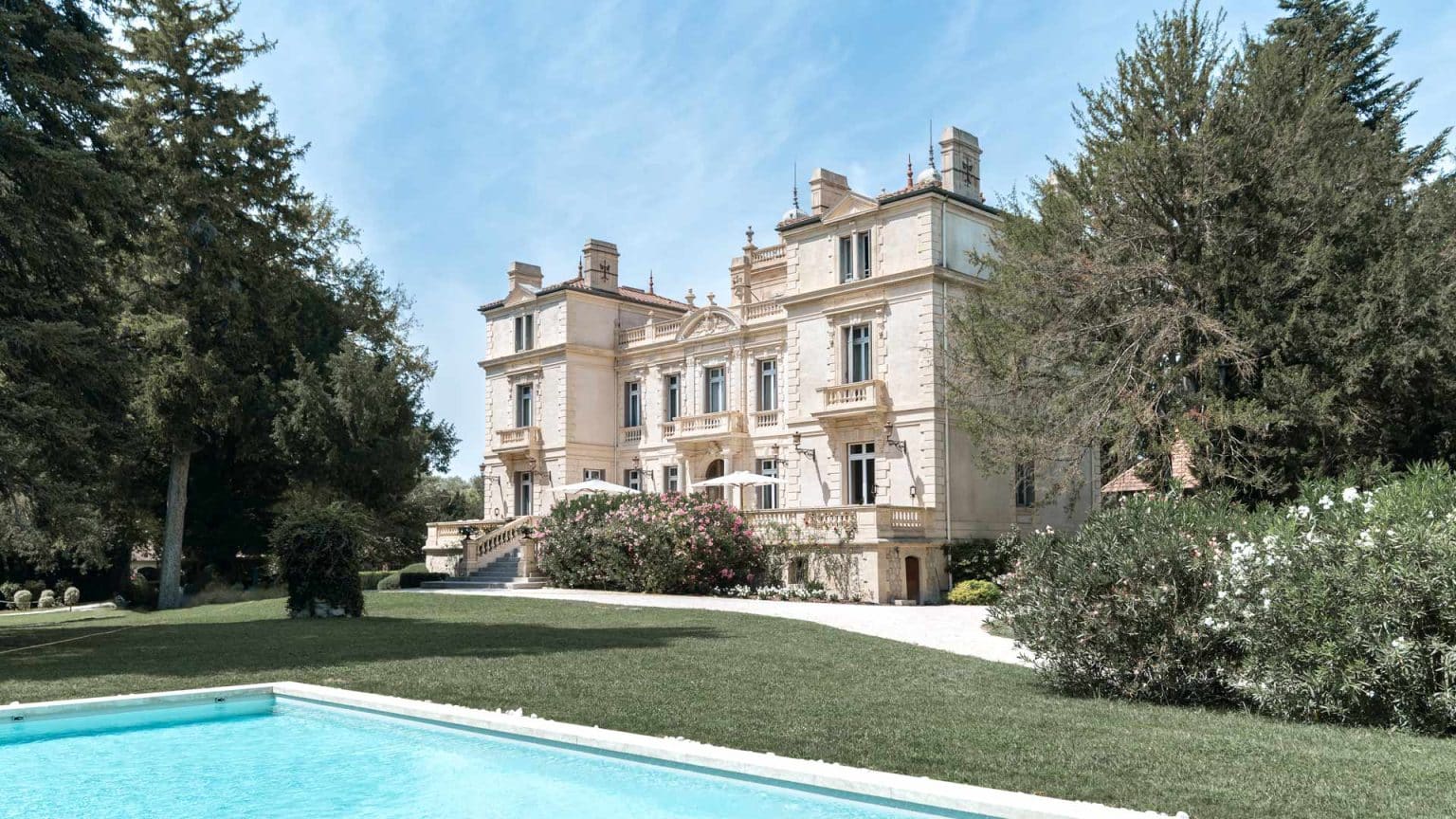 Location salles de réception et parc - chateau-3-fontaines-site-web-vue-exterieur